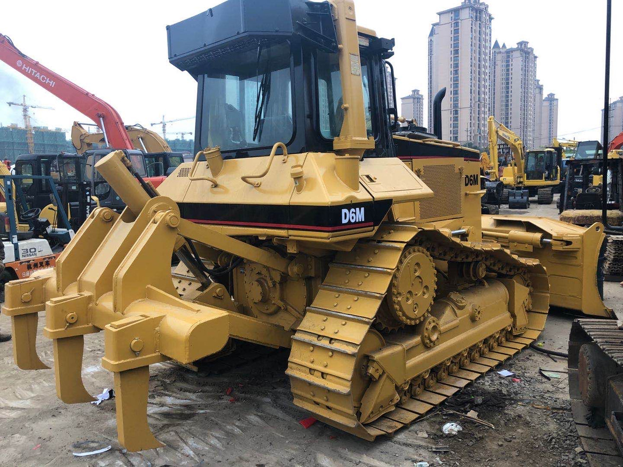 CATERPILLAR D6M - Buldozers: foto 3 CATERPILLAR D6M - Buldozers: foto 3