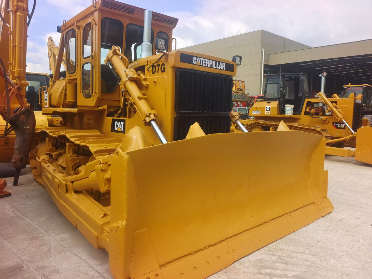 CATERPILLAR D7G - Buldozers: foto 2 CATERPILLAR D7G - Buldozers: foto 2