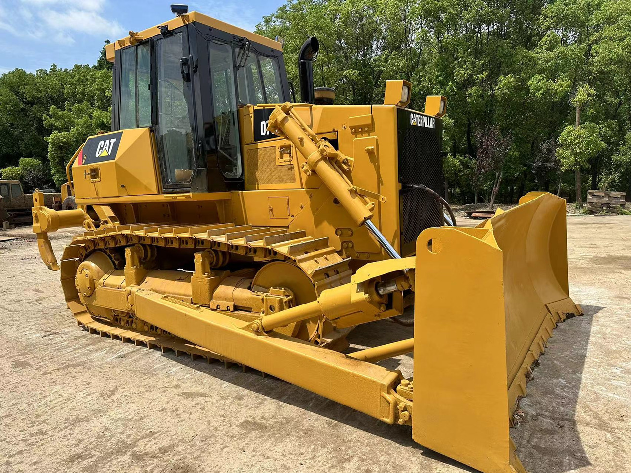 CATERPILLAR D7G2 - Buldozers: foto 2 CATERPILLAR D7G2 - Buldozers: foto 2