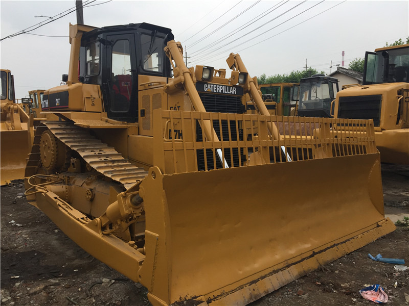 CATERPILLAR D7H - Buldozers: foto 2 CATERPILLAR D7H - Buldozers: foto 2