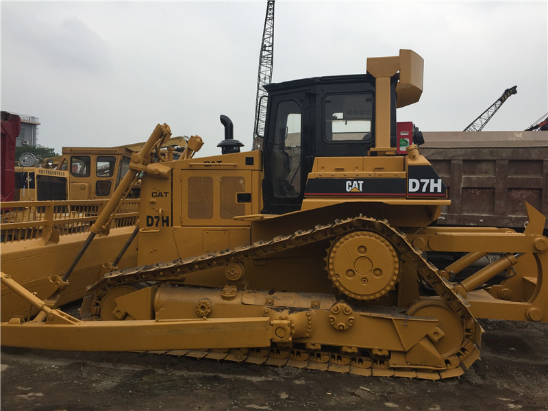 CATERPILLAR D7H - Buldozers: foto 3 CATERPILLAR D7H - Buldozers: foto 3