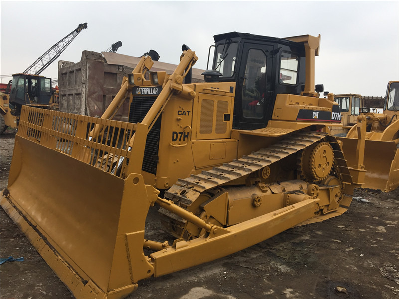 CATERPILLAR D7H - Buldozers: foto 4 CATERPILLAR D7H - Buldozers: foto 4