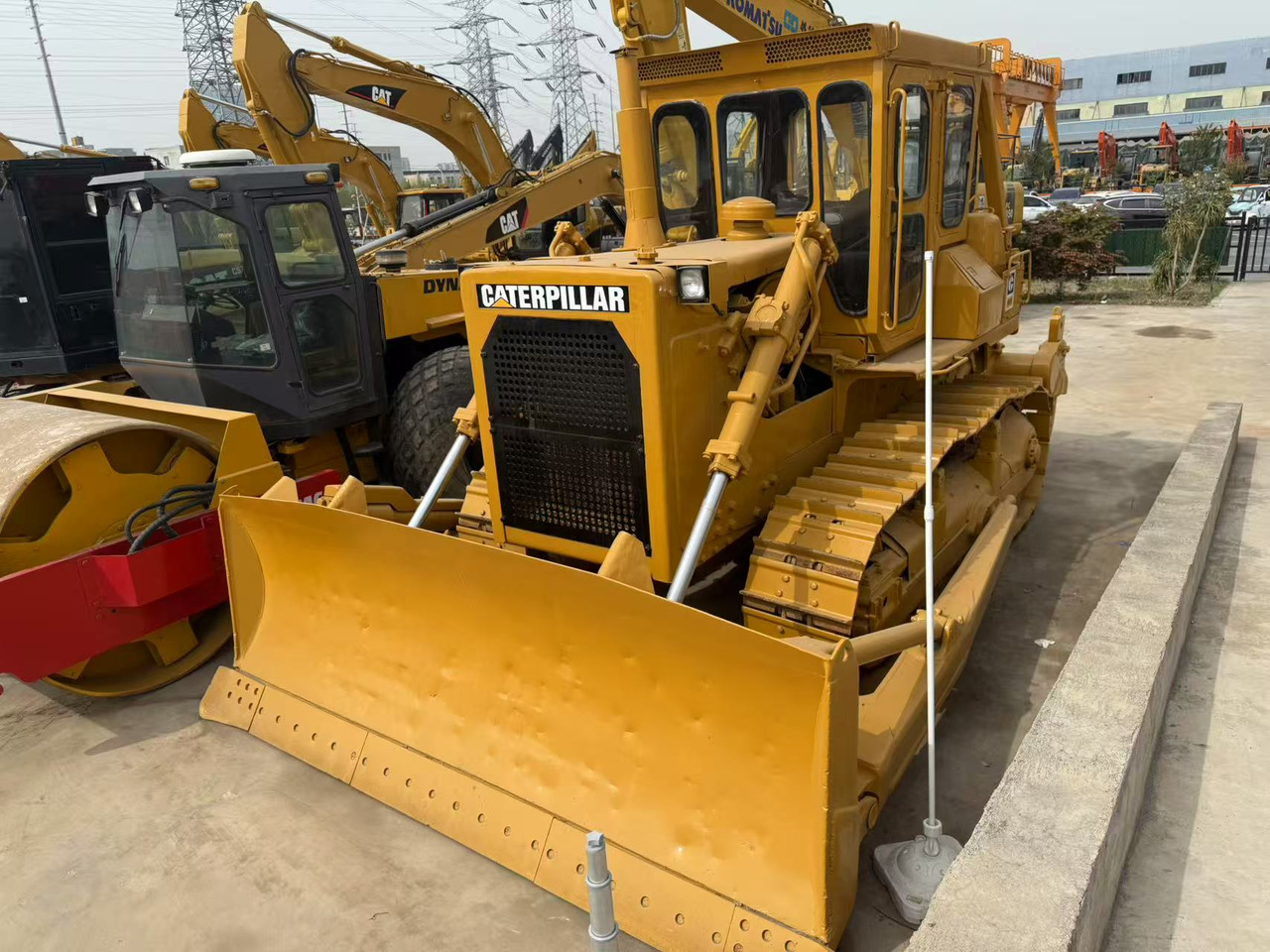 CATERPILLAR D8K - Buldozers: foto 3 CATERPILLAR D8K - Buldozers: foto 3