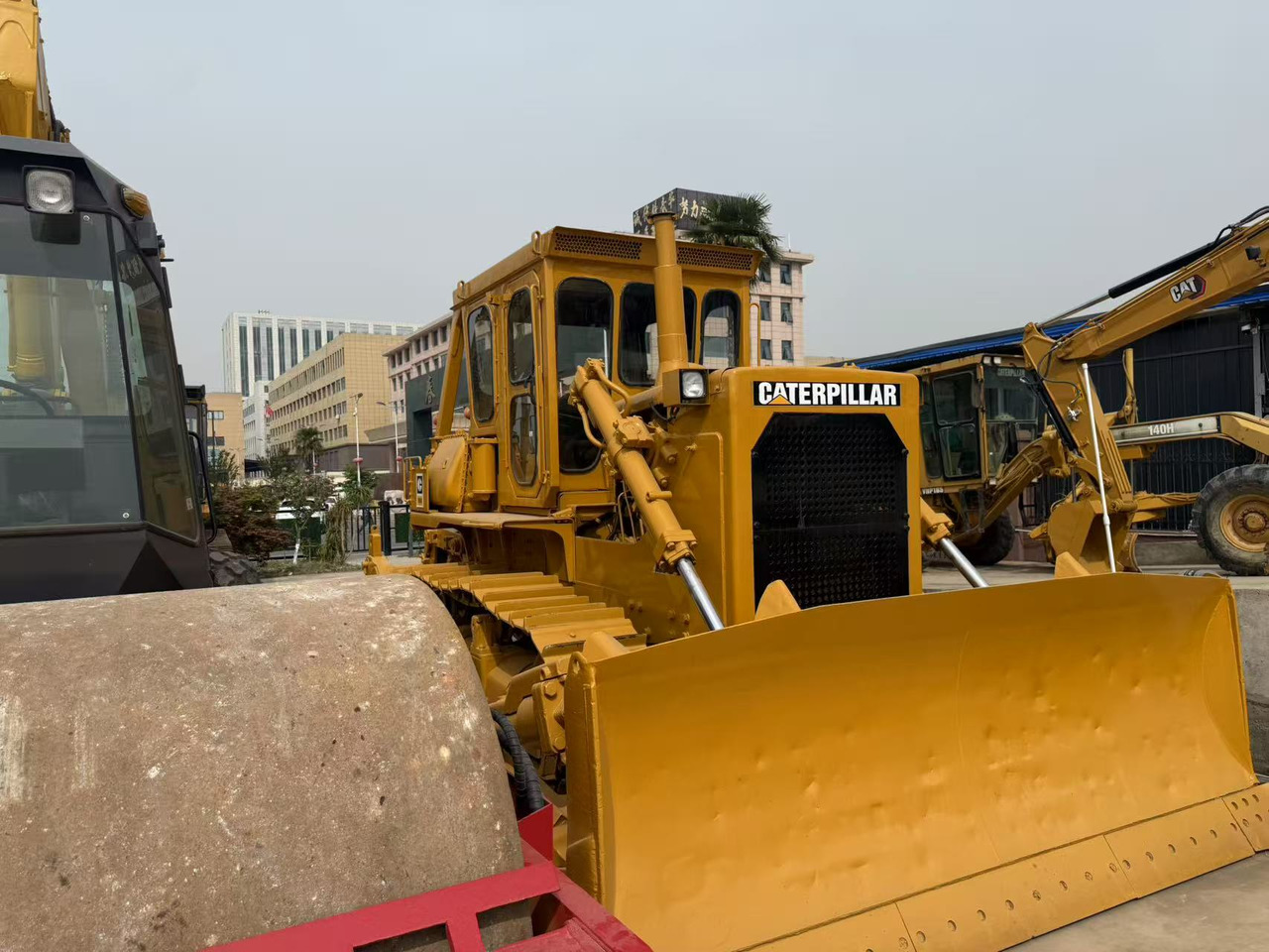CATERPILLAR D8K - Buldozers: foto 4 CATERPILLAR D8K - Buldozers: foto 4