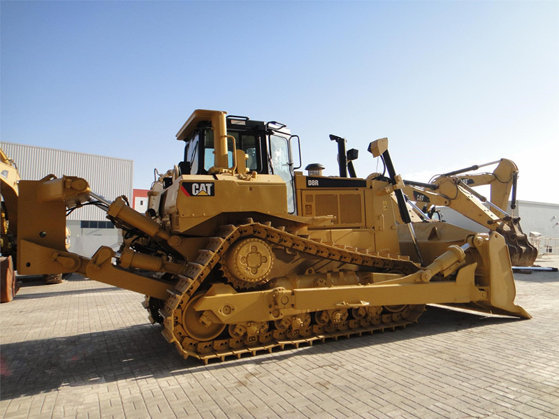 CATERPILLAR D8N - Buldozers: foto 1 CATERPILLAR D8N - Buldozers: foto 1