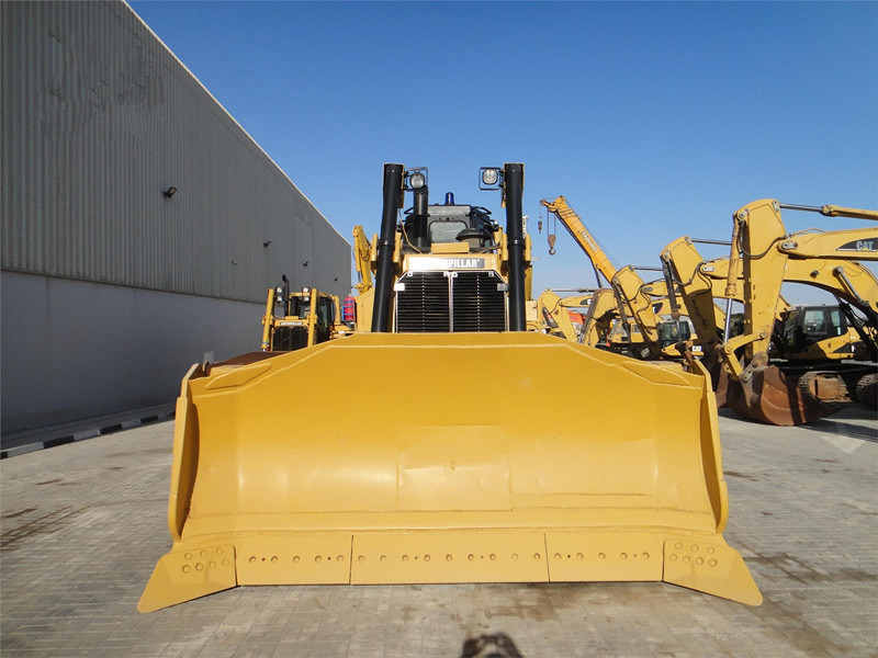 CATERPILLAR D8N - Buldozers: foto 2 CATERPILLAR D8N - Buldozers: foto 2