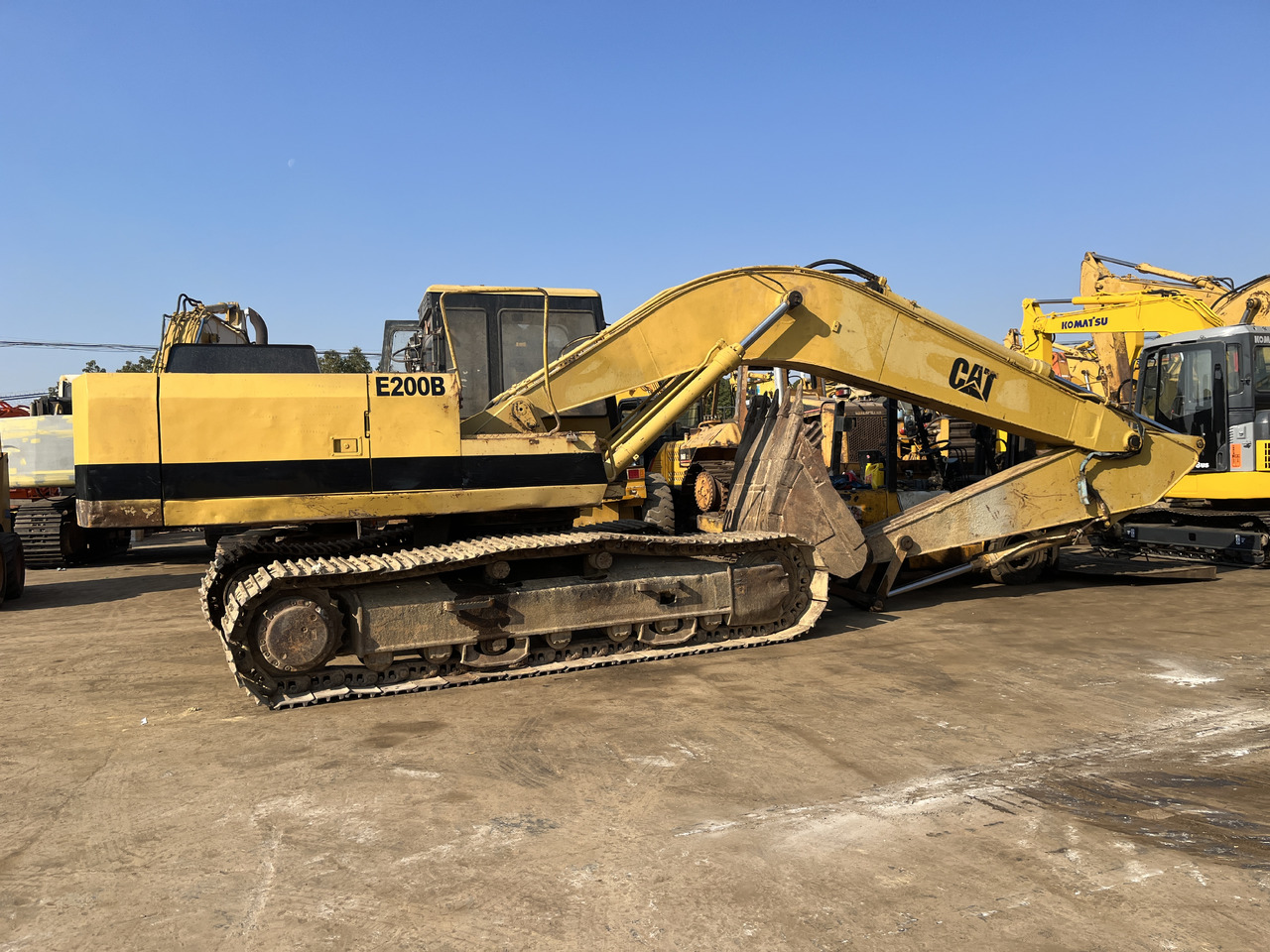 CATERPILLAR E200 - Kāpurķēžu ekskavators: foto 1 CATERPILLAR E200 - Kāpurķēžu ekskavators: foto 1