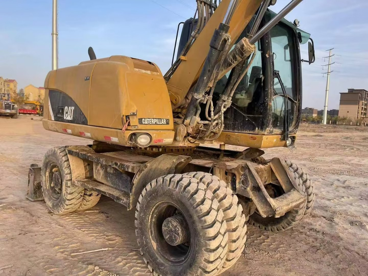 CATERPILLAR M315 - Riteņu ekskavators: foto 4 CATERPILLAR M315 - Riteņu ekskavators: foto 4