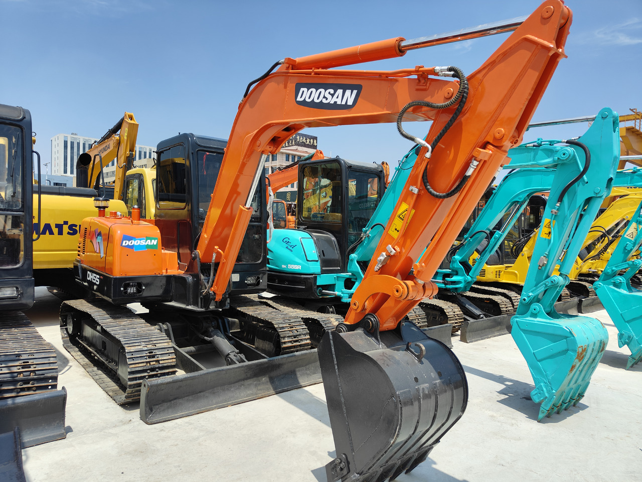 DOOSAN DH55 - Kāpurķēžu ekskavators: foto 3 DOOSAN DH55 - Kāpurķēžu ekskavators: foto 3
