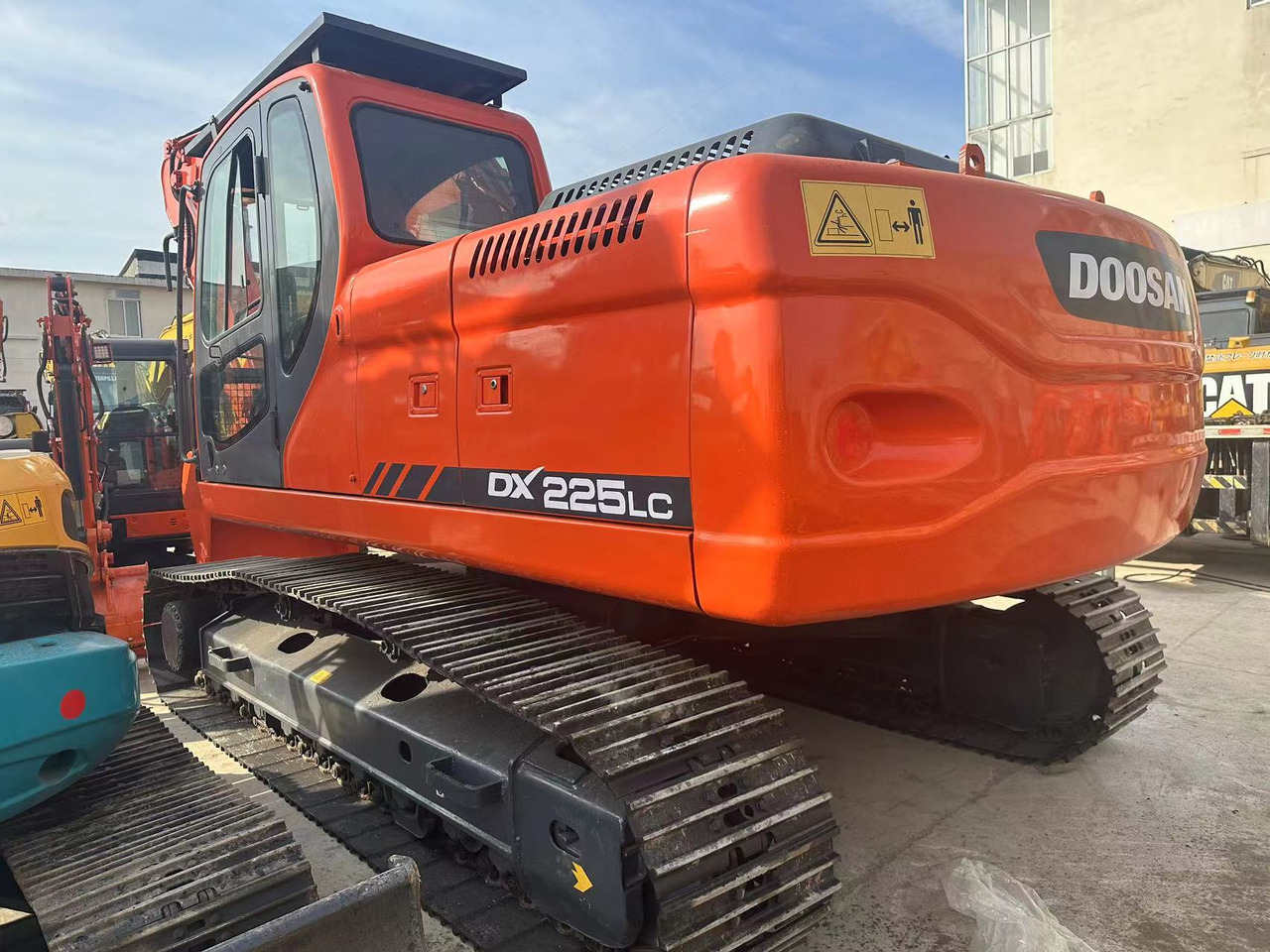 DOOSAN DX225LC - Kāpurķēžu ekskavators: foto 2 DOOSAN DX225LC - Kāpurķēžu ekskavators: foto 2
