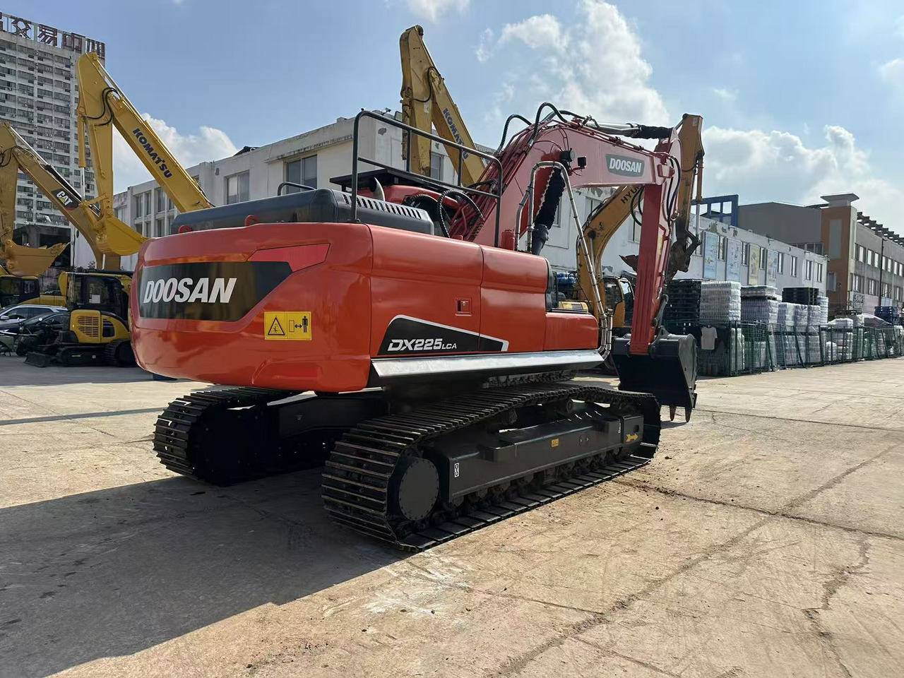 DOOSAN DX225LCA - Kāpurķēžu ekskavators: foto 3 DOOSAN DX225LCA - Kāpurķēžu ekskavators: foto 3