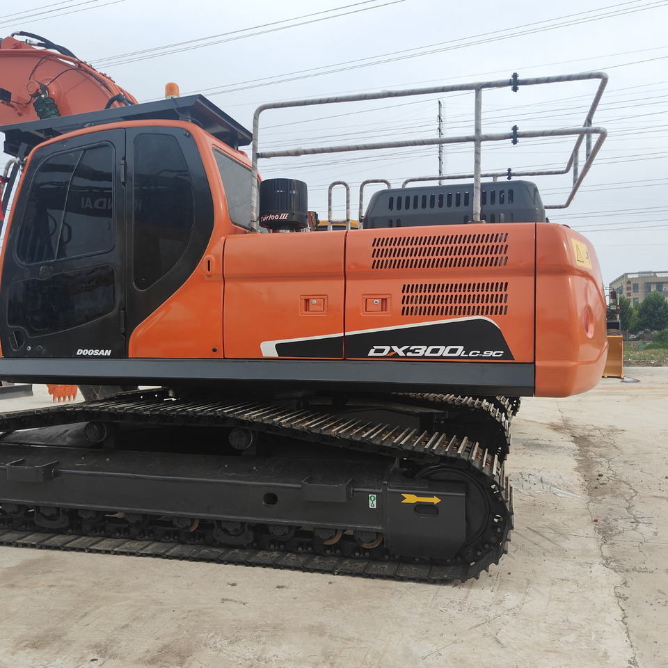 DOOSAN DX300LC-9C - Kāpurķēžu ekskavators: foto 3 DOOSAN DX300LC-9C - Kāpurķēžu ekskavators: foto 3