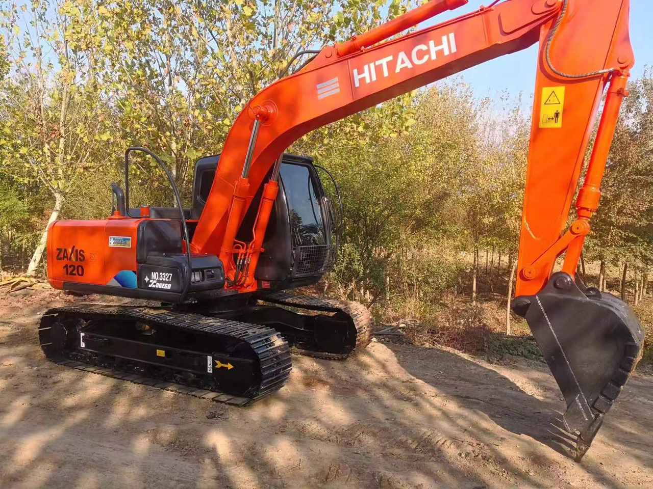 HITACHI ZX120 - Kāpurķēžu ekskavators: foto 4 HITACHI ZX120 - Kāpurķēžu ekskavators: foto 4
