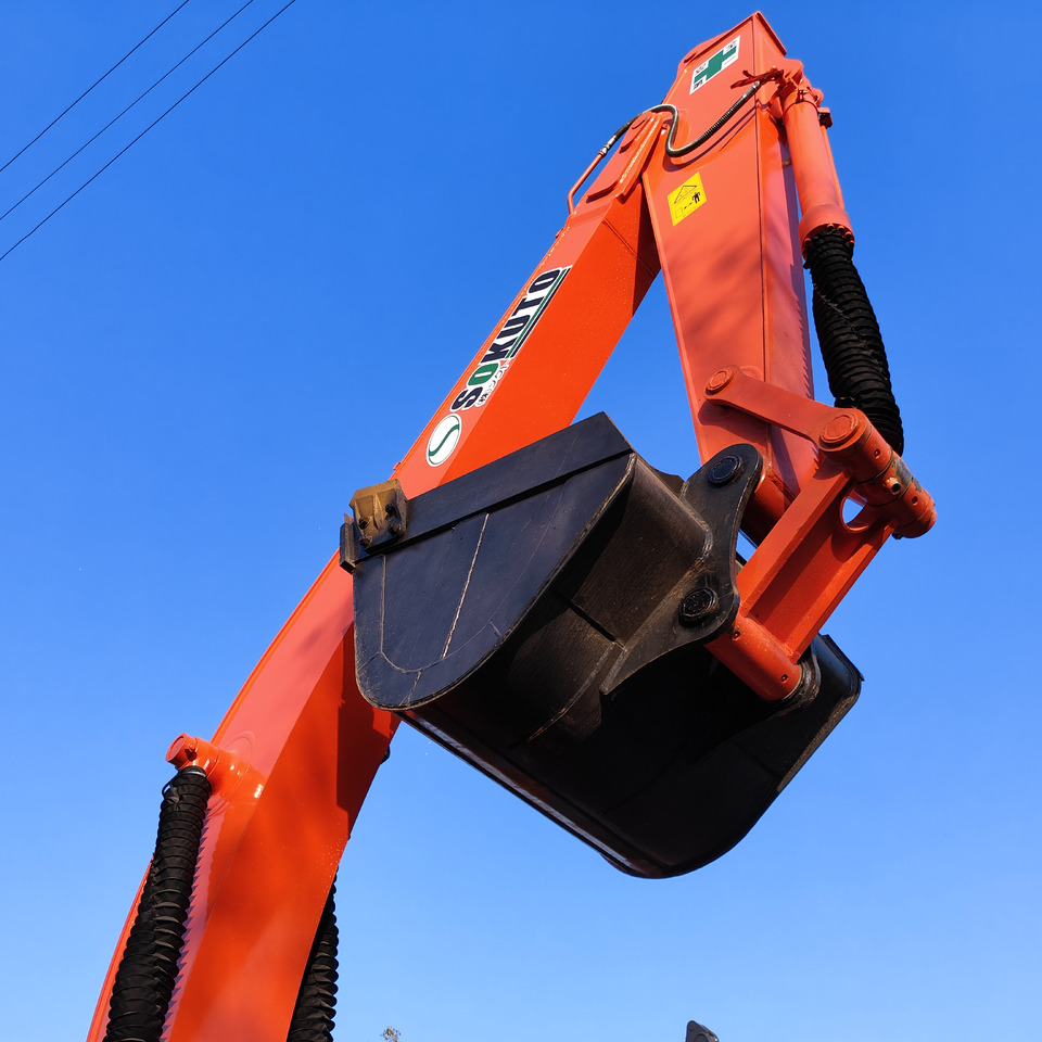HITACHI ZX200-5G - Kāpurķēžu ekskavators: foto 3 HITACHI ZX200-5G - Kāpurķēžu ekskavators: foto 3