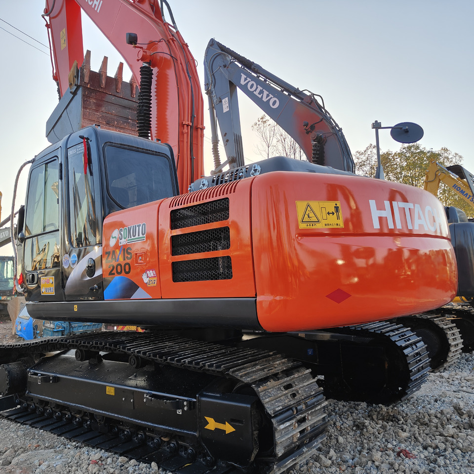 HITACHI ZX200-5G - Kāpurķēžu ekskavators: foto 1 HITACHI ZX200-5G - Kāpurķēžu ekskavators: foto 1