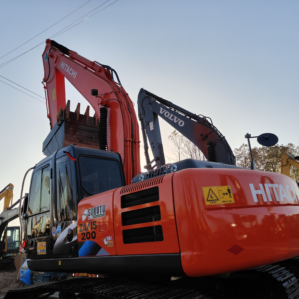 HITACHI ZX200-5G - Kāpurķēžu ekskavators: foto 4 HITACHI ZX200-5G - Kāpurķēžu ekskavators: foto 4