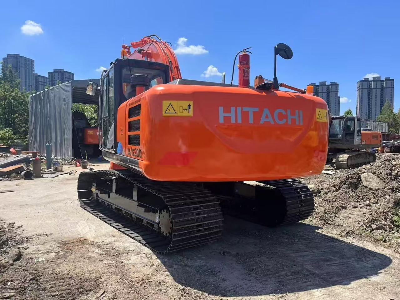 HITACHI ZX200-5G - Kāpurķēžu ekskavators: foto 3 HITACHI ZX200-5G - Kāpurķēžu ekskavators: foto 3