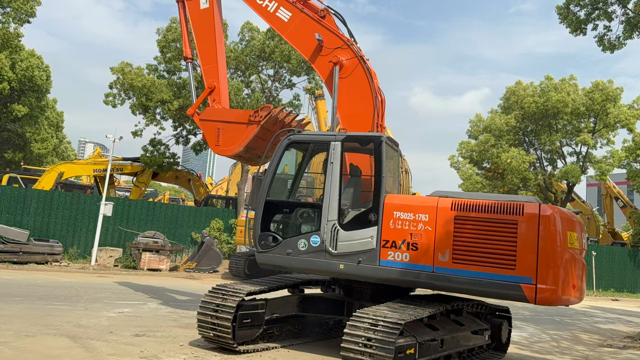 HITACHI ZX200 - Kāpurķēžu ekskavators: foto 3 HITACHI ZX200 - Kāpurķēžu ekskavators: foto 3