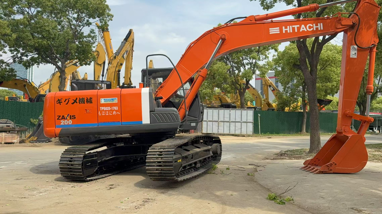 HITACHI ZX200 - Kāpurķēžu ekskavators: foto 4 HITACHI ZX200 - Kāpurķēžu ekskavators: foto 4