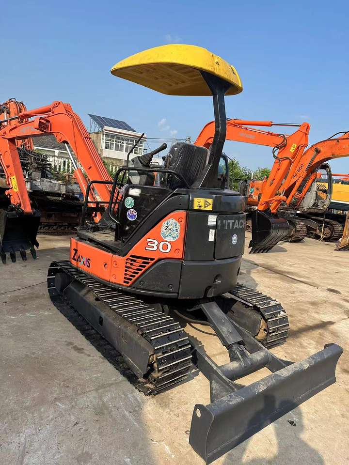 HITACHI ZX30 - Kāpurķēžu ekskavators: foto 4 HITACHI ZX30 - Kāpurķēžu ekskavators: foto 4