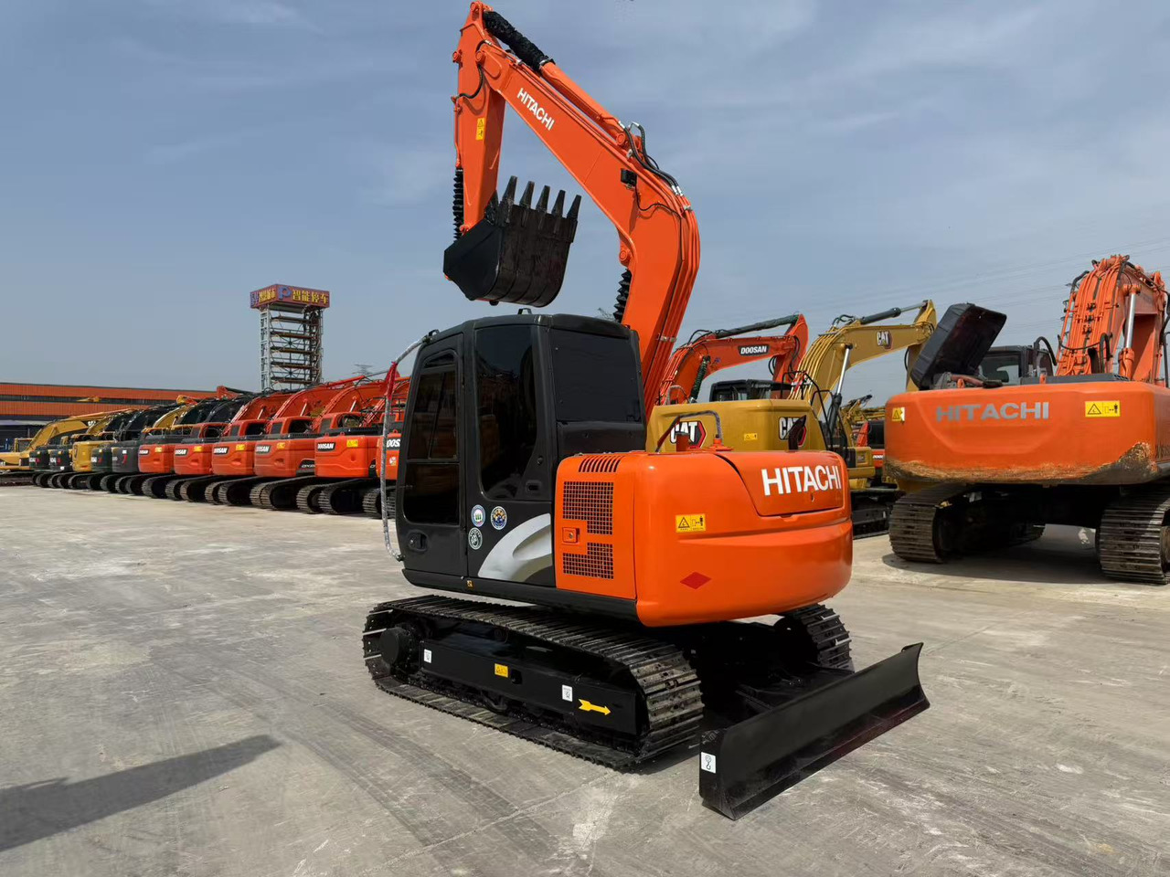 HITACHI ZX70 - Kāpurķēžu ekskavators: foto 3 HITACHI ZX70 - Kāpurķēžu ekskavators: foto 3