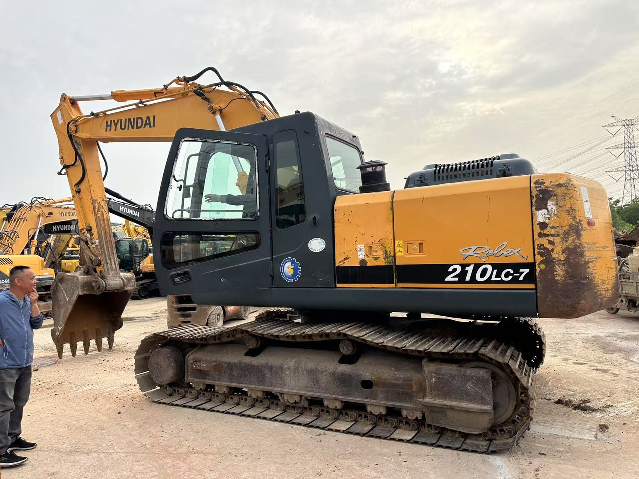 HYUNDAI R210LC-7 - Kāpurķēžu ekskavators: foto 4 HYUNDAI R210LC-7 - Kāpurķēžu ekskavators: foto 4