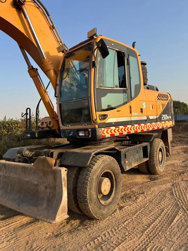 HYUNDAI R210W-9 - Riteņu ekskavators: foto 5 HYUNDAI R210W-9 - Riteņu ekskavators: foto 5