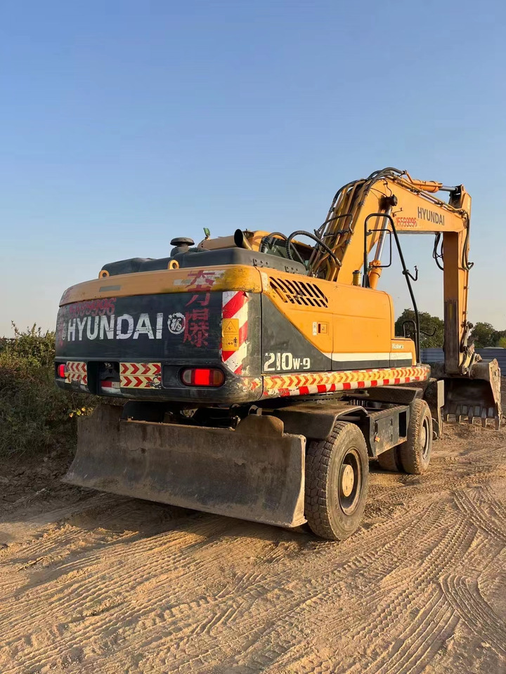 HYUNDAI R210W-9 - Riteņu ekskavators: foto 3 HYUNDAI R210W-9 - Riteņu ekskavators: foto 3