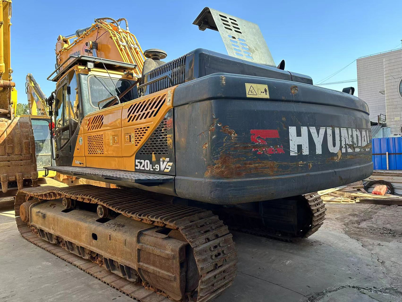 HYUNDAI R520LVS - Kāpurķēžu ekskavators: foto 1 HYUNDAI R520LVS - Kāpurķēžu ekskavators: foto 1