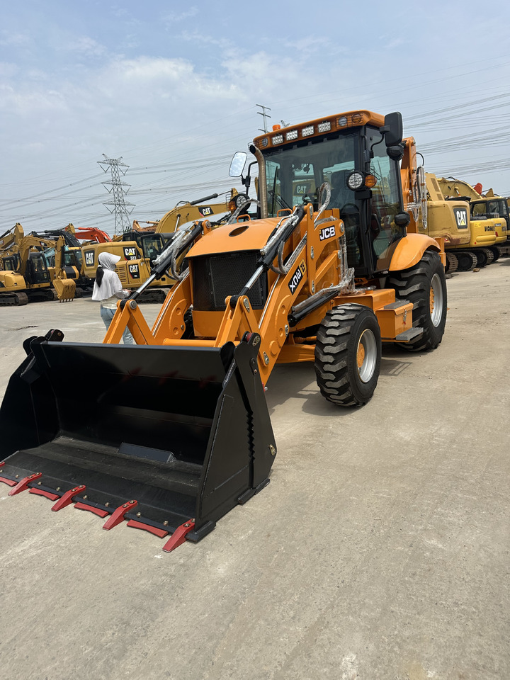 JCB 3CX - Ekskavators-iekrāvējs: foto 3 JCB 3CX - Ekskavators-iekrāvējs: foto 3