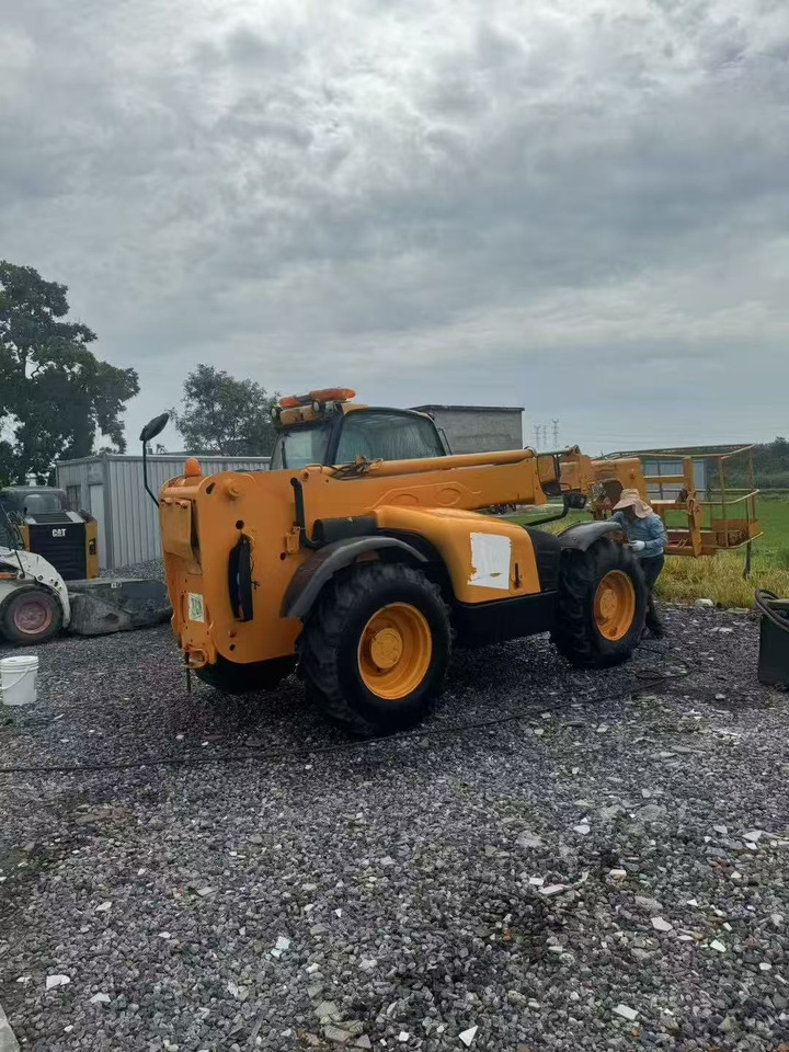 JCB 535 - Teleskopiskais iekrāvējs: foto 4 JCB 535 - Teleskopiskais iekrāvējs: foto 4