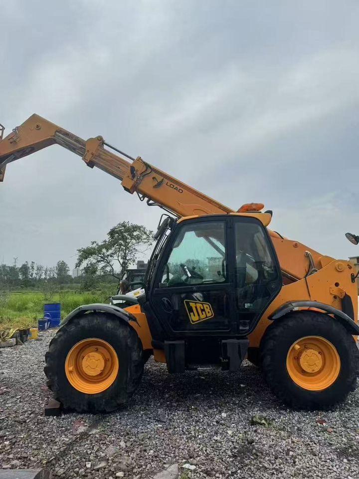 JCB 535 - Teleskopiskais iekrāvējs: foto 3 JCB 535 - Teleskopiskais iekrāvējs: foto 3