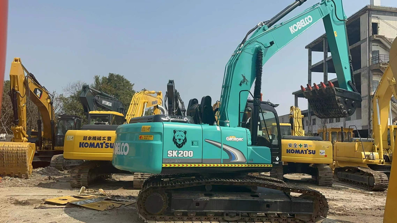 KOBELCO SK200-8 - Kāpurķēžu ekskavators: foto 4 KOBELCO SK200-8 - Kāpurķēžu ekskavators: foto 4