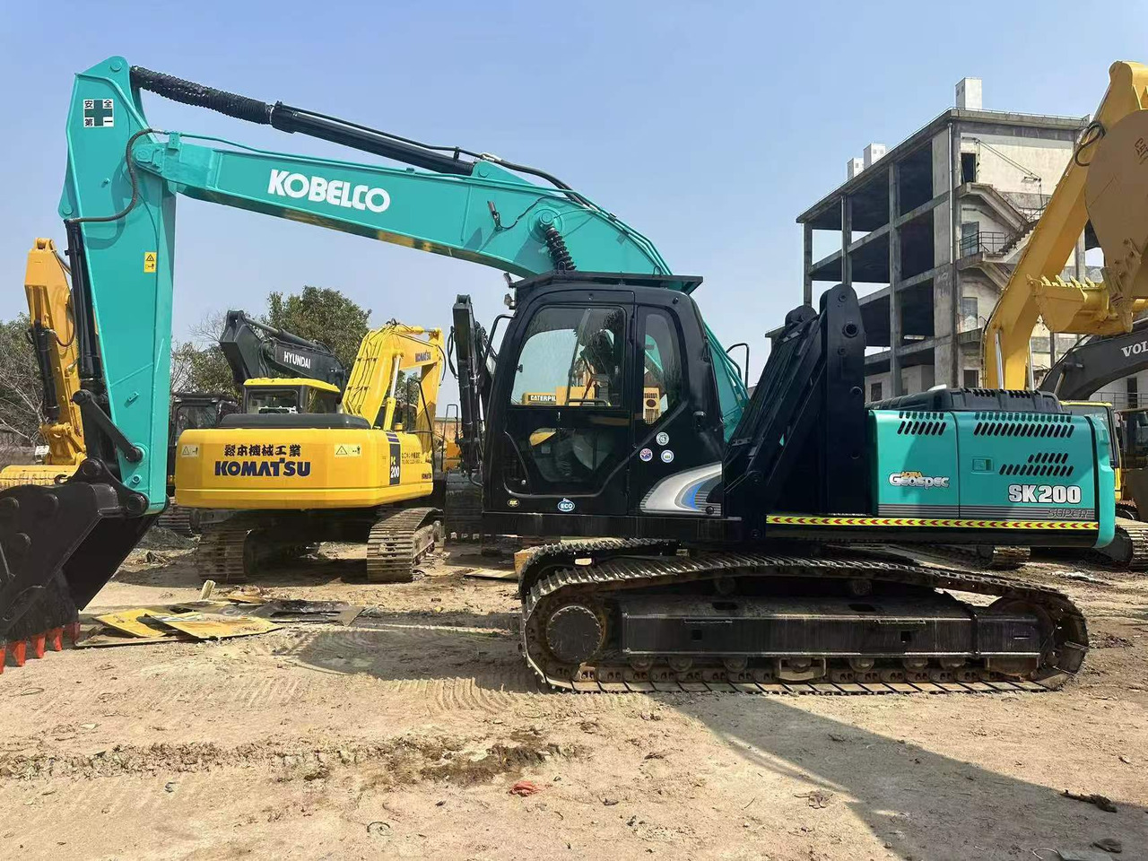 KOBELCO SK200-8 - Mini-ekskavators: foto 1 KOBELCO SK200-8 - Mini-ekskavators: foto 1