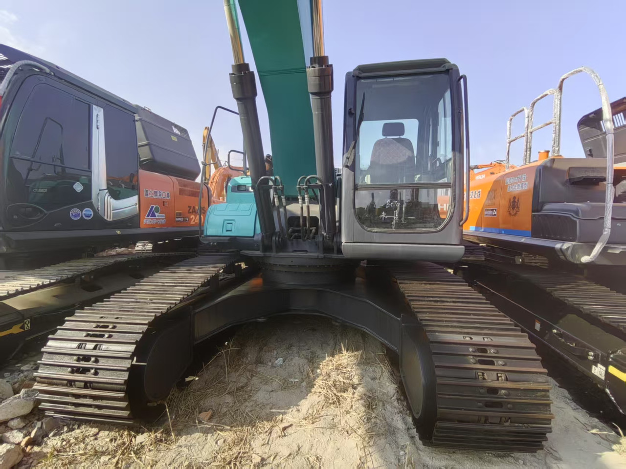 KOBELCO SK210-8 - Mini-ekskavators: foto 2 KOBELCO SK210-8 - Mini-ekskavators: foto 2