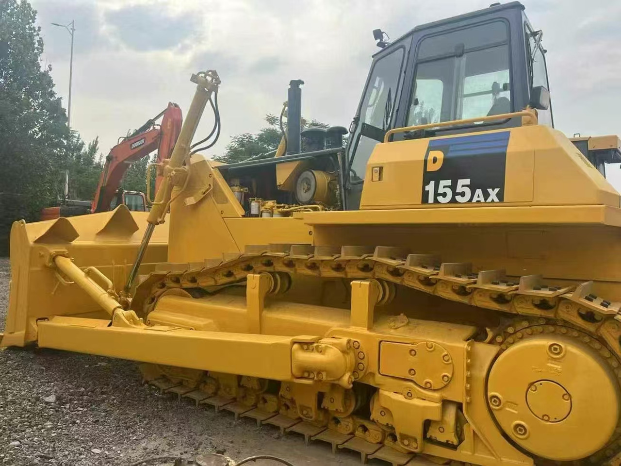 KOMATSU D155A-5 - Buldozers: foto 4 KOMATSU D155A-5 - Buldozers: foto 4