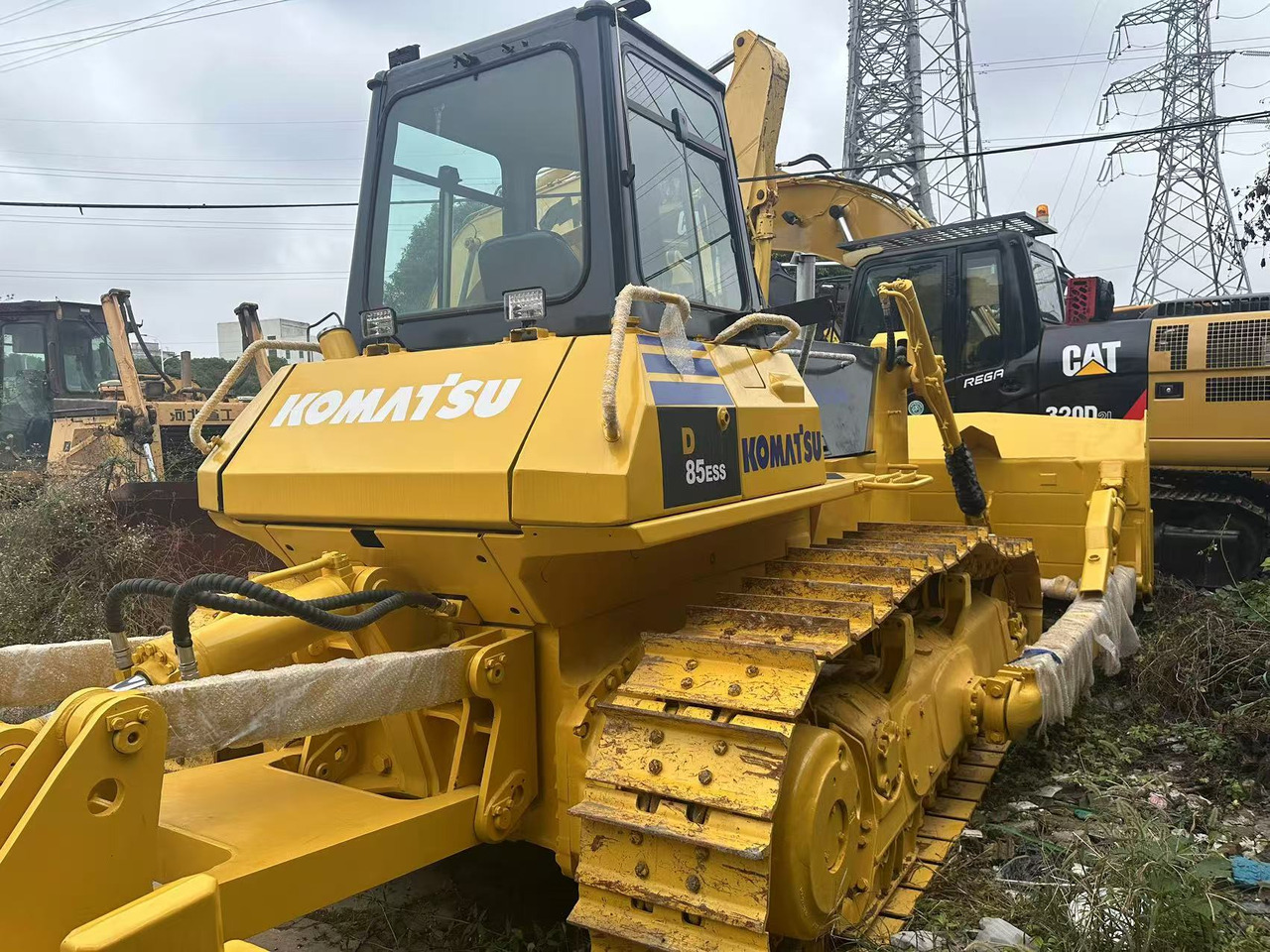 KOMATSU D85ESS - Buldozers: foto 3 KOMATSU D85ESS - Buldozers: foto 3