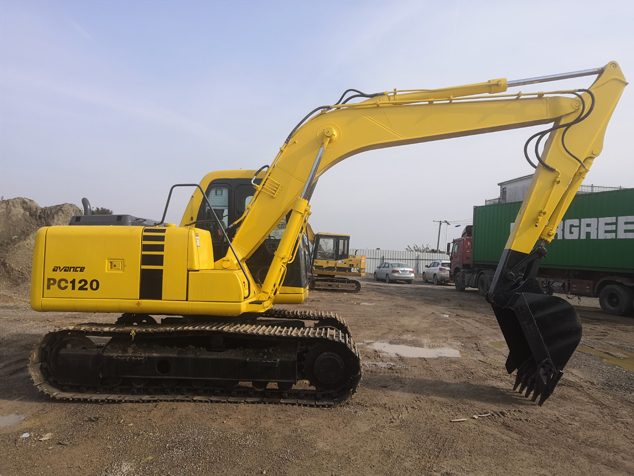 KOMATSU PC120-6 - Kāpurķēžu ekskavators: foto 2 KOMATSU PC120-6 - Kāpurķēžu ekskavators: foto 2