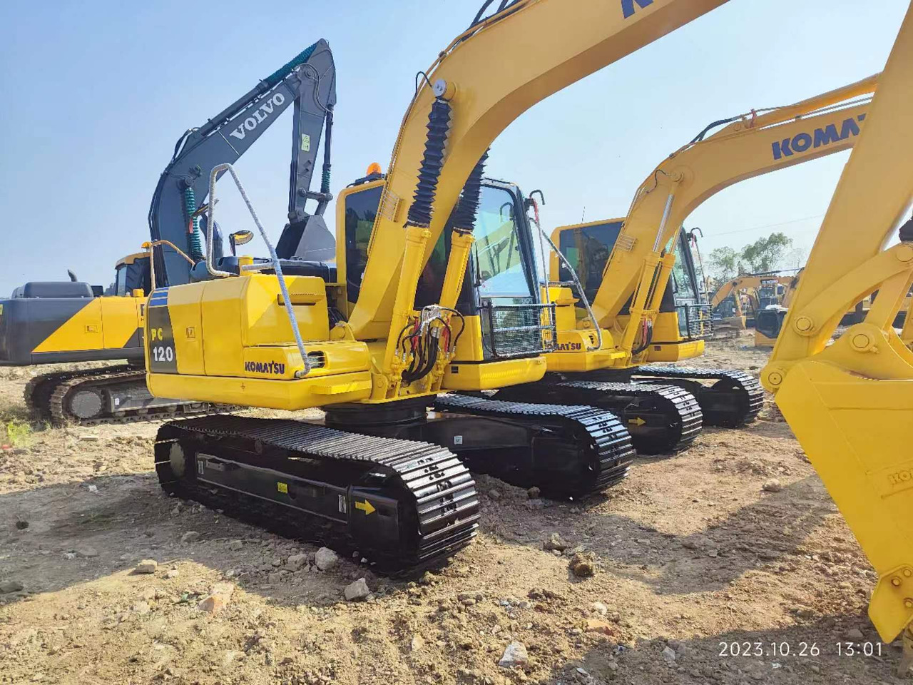 KOMATSU PC120-8 - Kāpurķēžu ekskavators: foto 1 KOMATSU PC120-8 - Kāpurķēžu ekskavators: foto 1