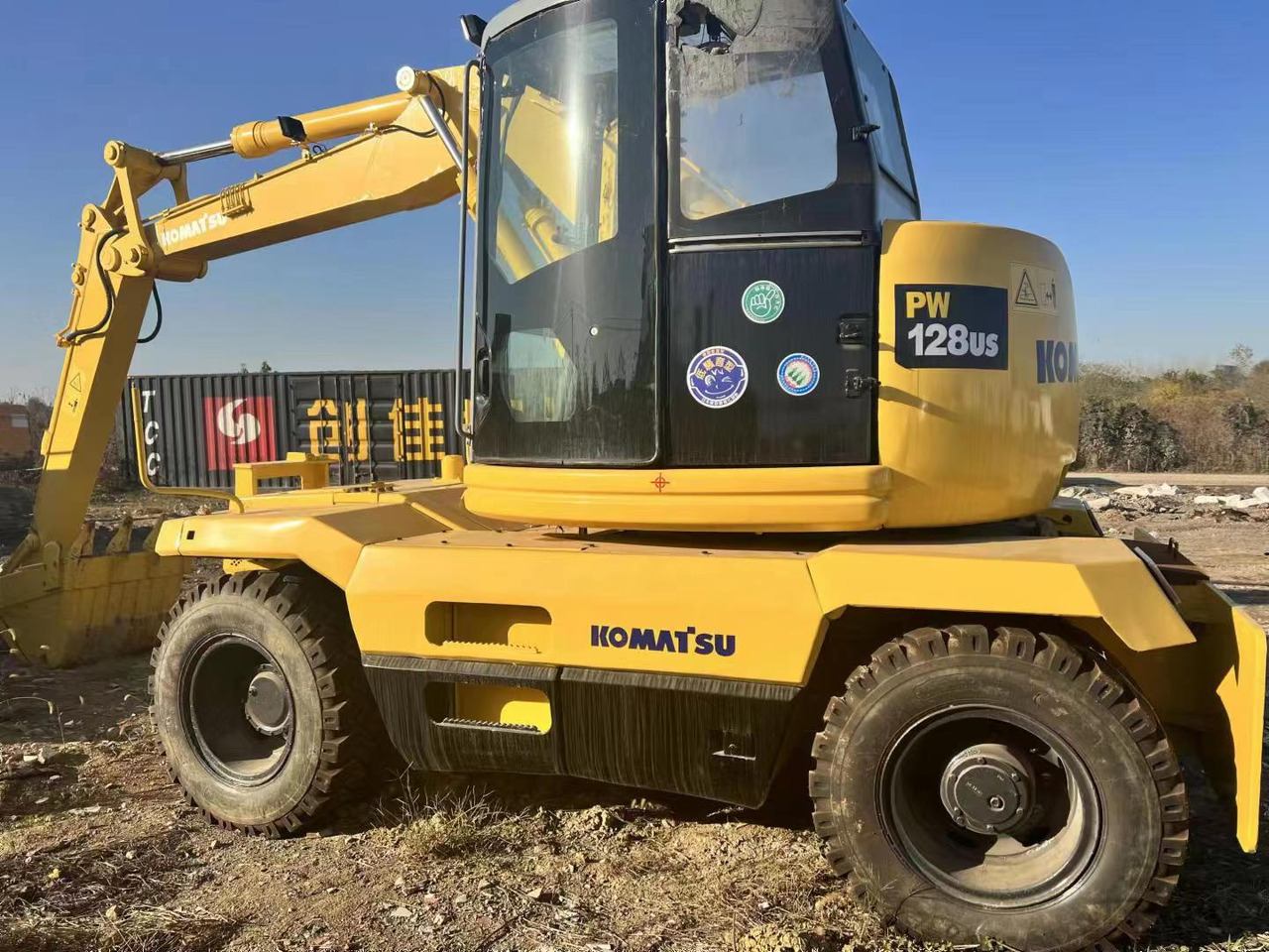 KOMATSU PC128US - Riteņu ekskavators: foto 4 KOMATSU PC128US - Riteņu ekskavators: foto 4