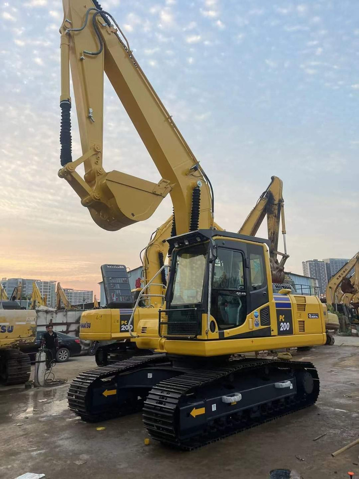 KOMATSU PC200-8 - Kāpurķēžu ekskavators: foto 2 KOMATSU PC200-8 - Kāpurķēžu ekskavators: foto 2