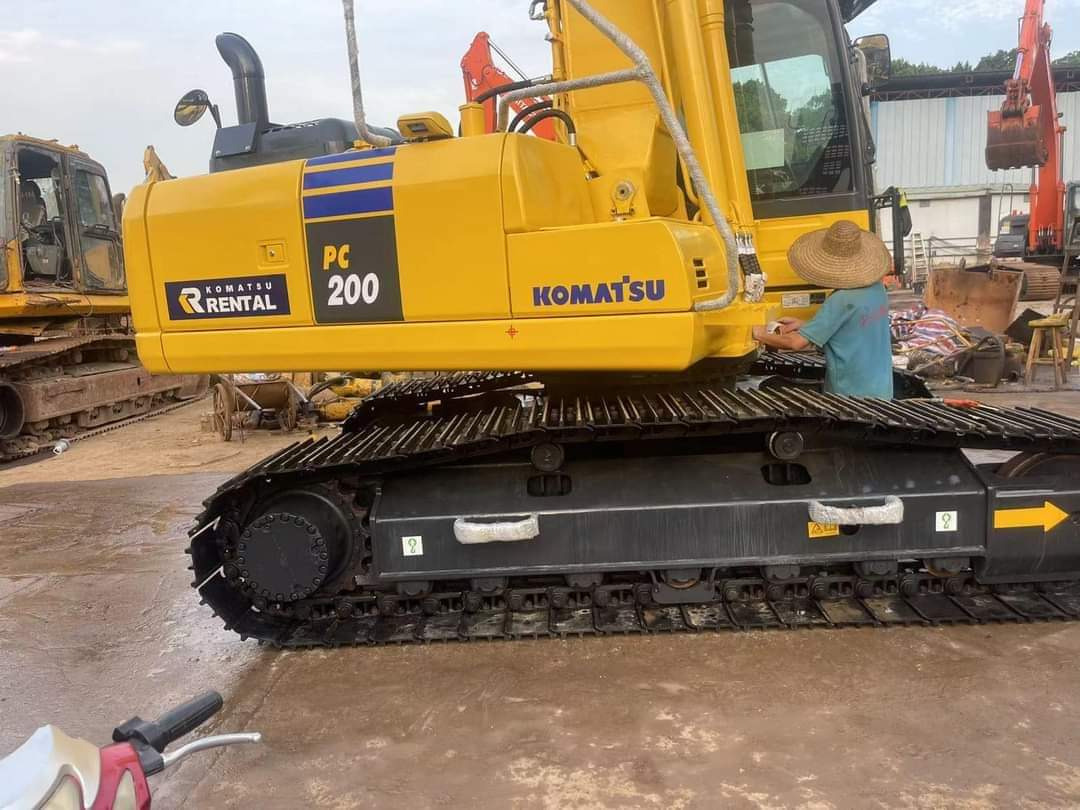 KOMATSU PC200-8 - Kāpurķēžu ekskavators: foto 4 KOMATSU PC200-8 - Kāpurķēžu ekskavators: foto 4