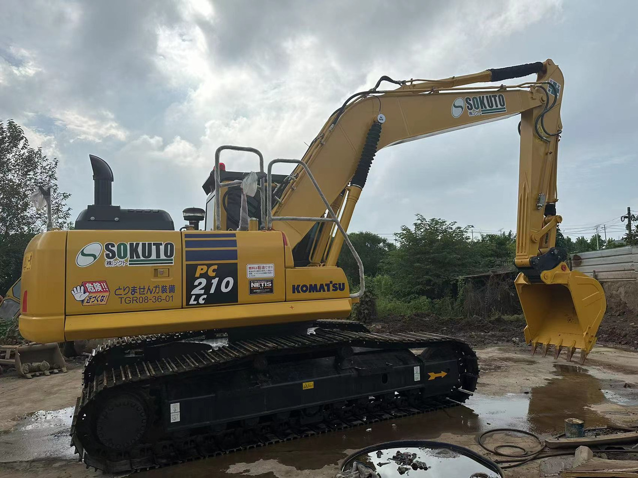 KOMATSU PC210-8 - Kāpurķēžu ekskavators: foto 3 KOMATSU PC210-8 - Kāpurķēžu ekskavators: foto 3