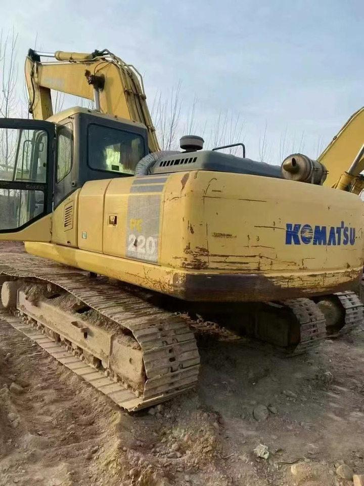 KOMATSU PC220-7 - Kāpurķēžu ekskavators: foto 4 KOMATSU PC220-7 - Kāpurķēžu ekskavators: foto 4