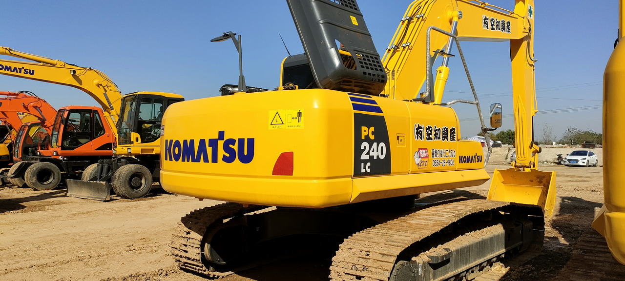 KOMATSU PC240-8 - Kāpurķēžu ekskavators: foto 5 KOMATSU PC240-8 - Kāpurķēžu ekskavators: foto 5