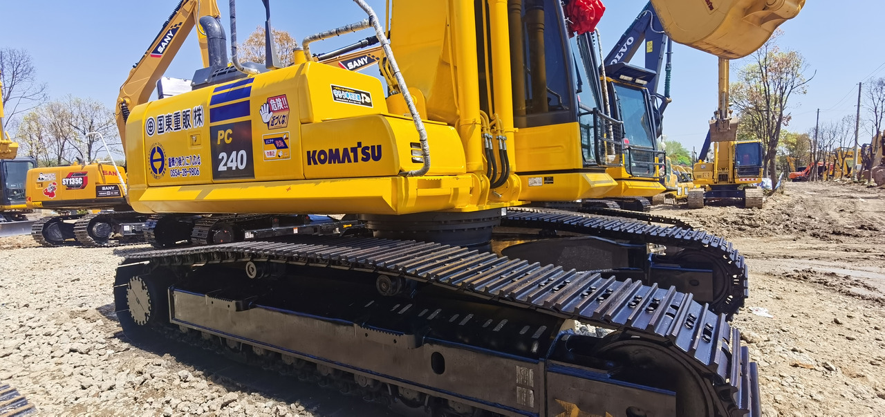 KOMATSU PC240-8 - Kāpurķēžu ekskavators: foto 3 KOMATSU PC240-8 - Kāpurķēžu ekskavators: foto 3