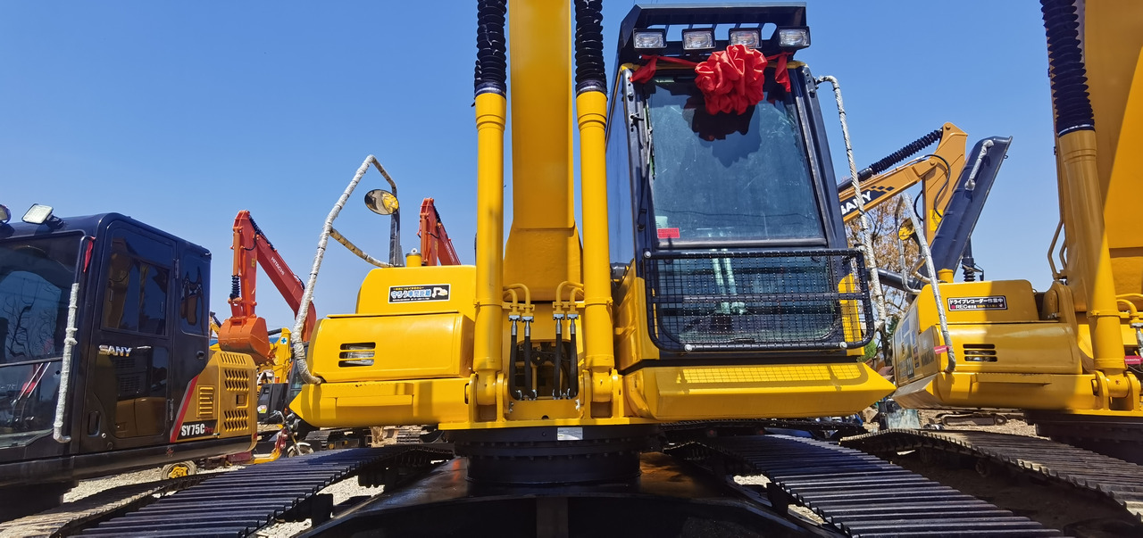 KOMATSU PC240-8 - Kāpurķēžu ekskavators: foto 2 KOMATSU PC240-8 - Kāpurķēžu ekskavators: foto 2