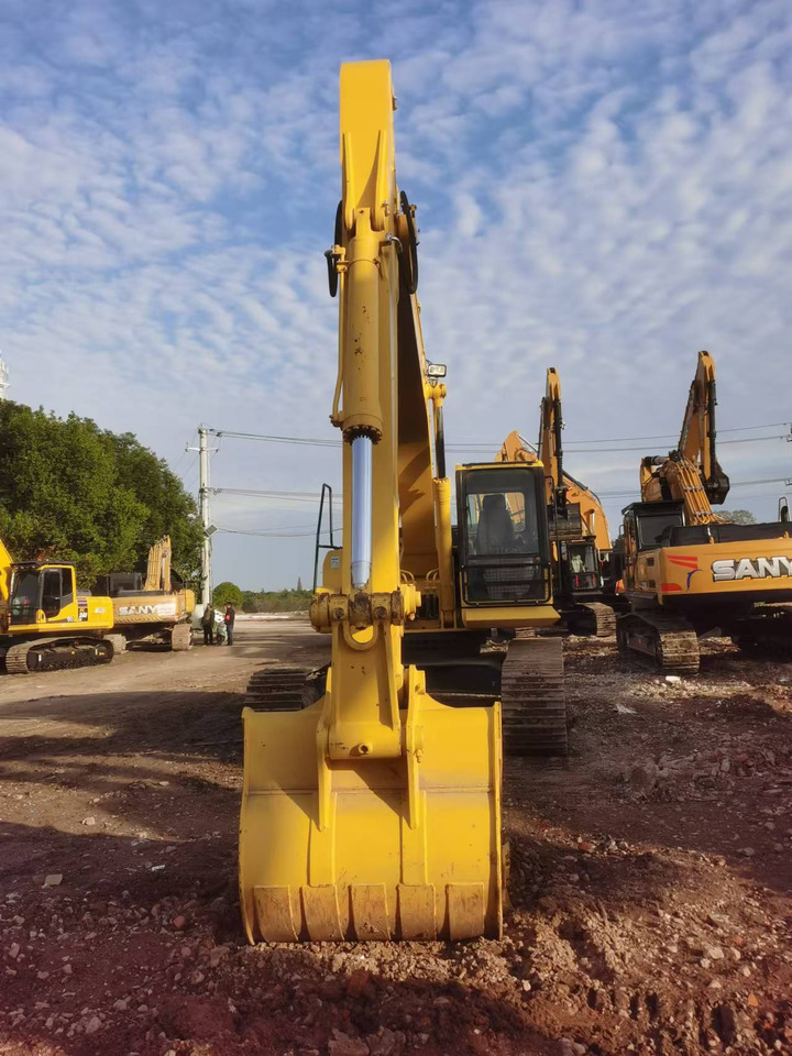KOMATSU PC300-7 - Kāpurķēžu ekskavators: foto 2 KOMATSU PC300-7 - Kāpurķēžu ekskavators: foto 2
