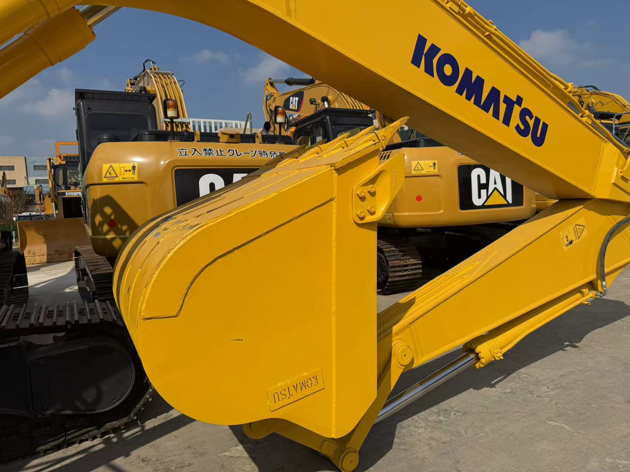 KOMATSU PC300-8 - Kāpurķēžu ekskavators: foto 5 KOMATSU PC300-8 - Kāpurķēžu ekskavators: foto 5