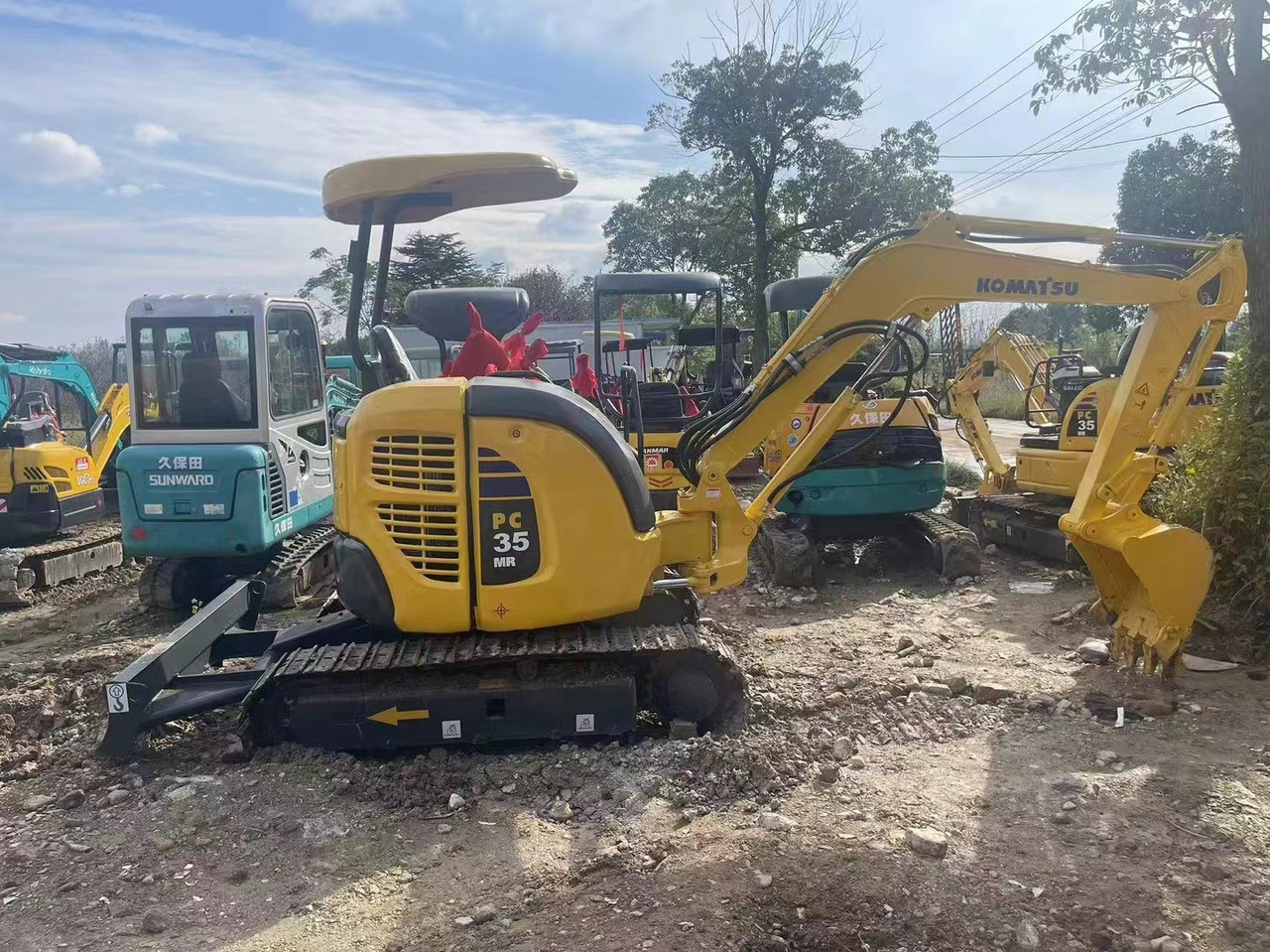 KOMATSU PC35 - Kāpurķēžu ekskavators: foto 2 KOMATSU PC35 - Kāpurķēžu ekskavators: foto 2